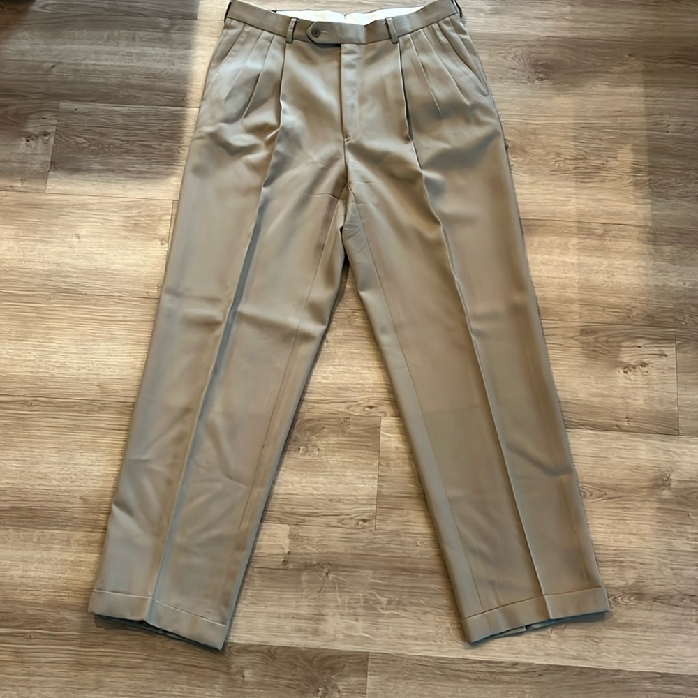 Raffaello pleated, tape colored men’s trousers